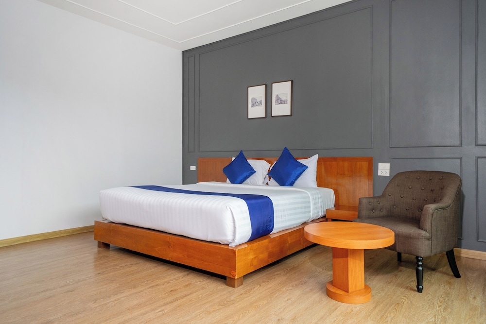 DELUXE, DOUBLE BED, SHARED KITCHEN, POOL ACCESS