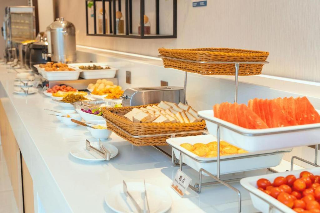 City Convenience Inn Guilin Center Department Store 40/44