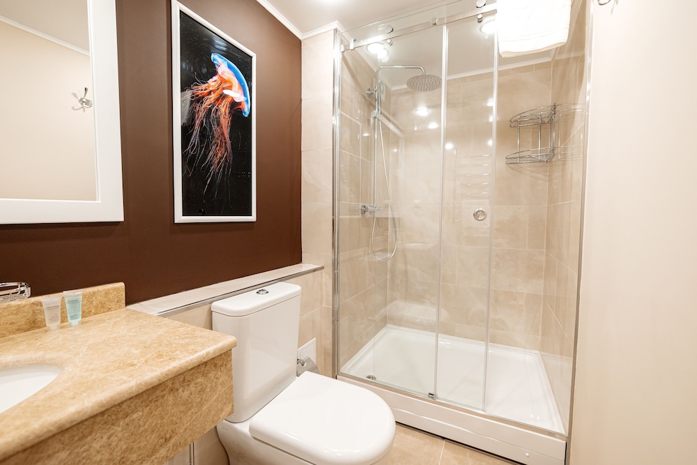 Chagala Uralsk Hotel 50/50