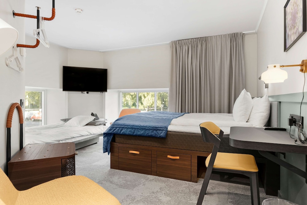 Best Western Hotel At 108 32/58
