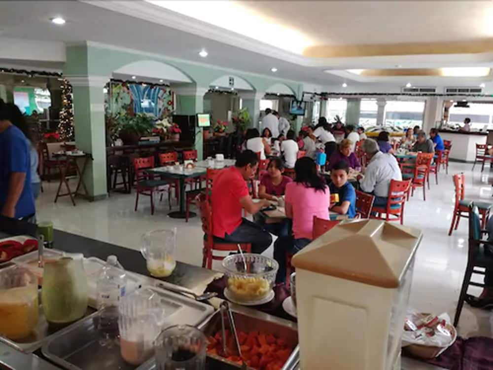 Hotel Baluarte 56/73
