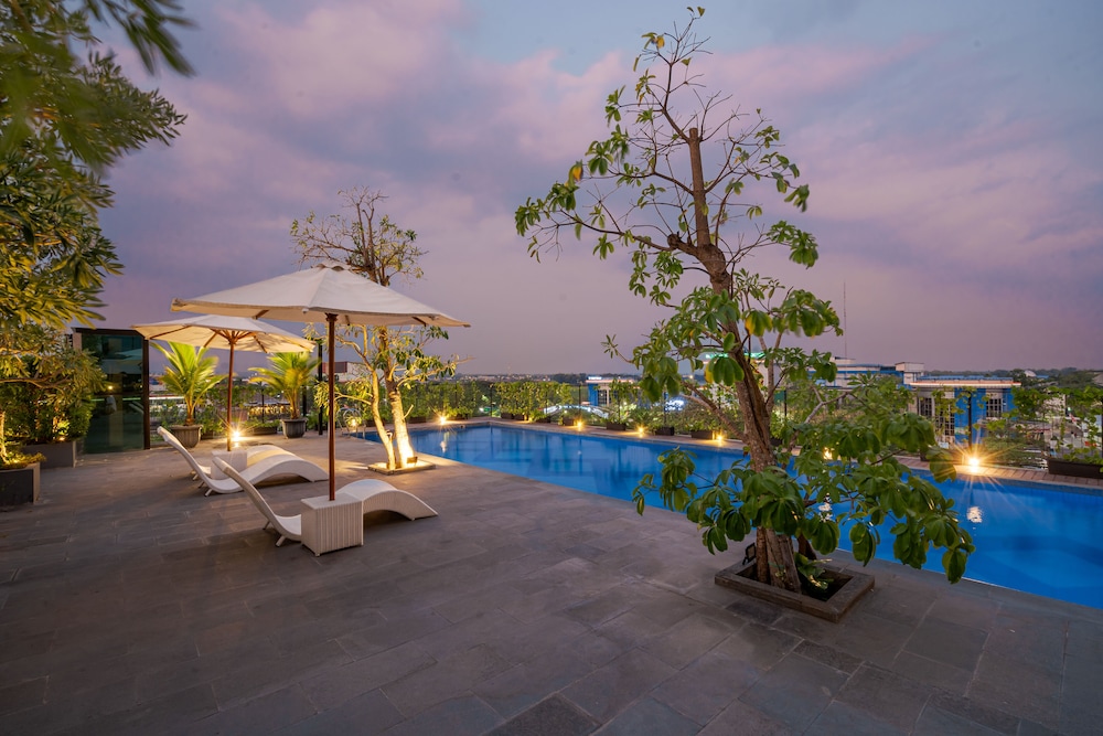 Eastern Hotel Bojonegoro 43/50