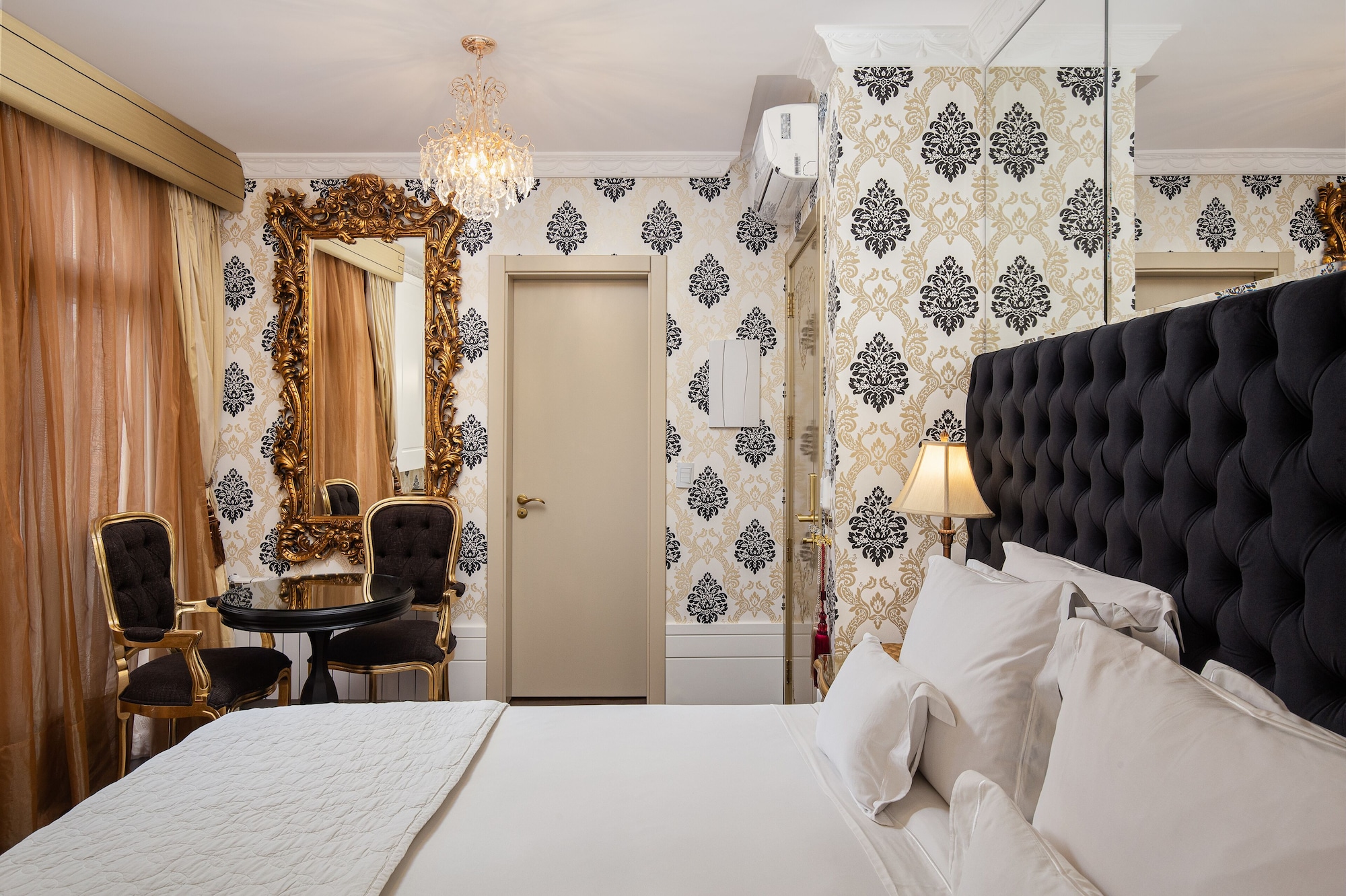 suite, jetted tub