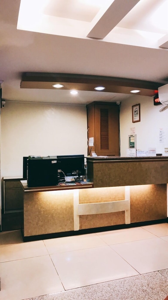 King Town Hotel 7/50