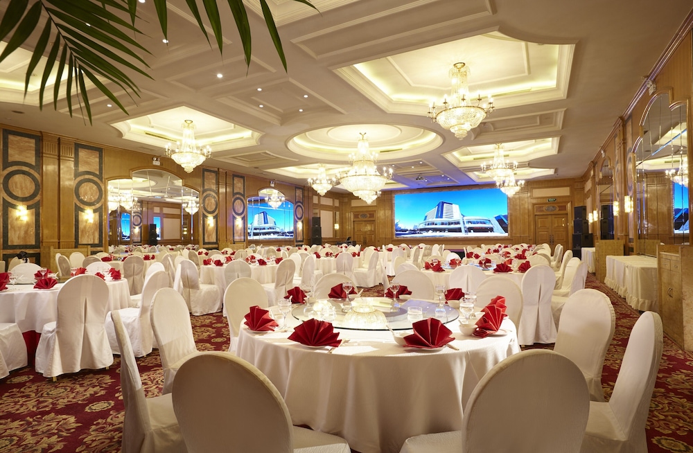 Dalian East Hotel 24/26