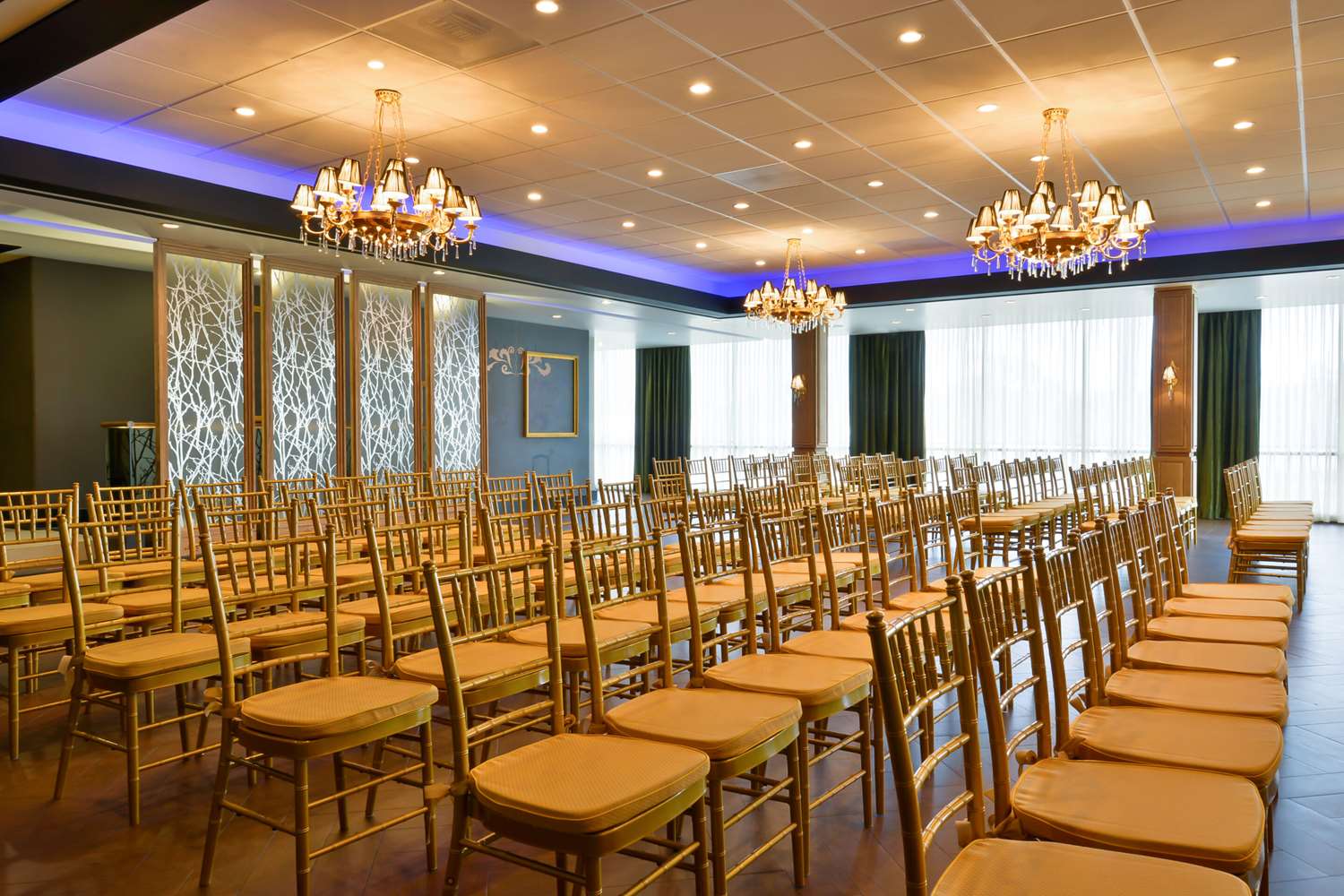 restaurant cafeteria