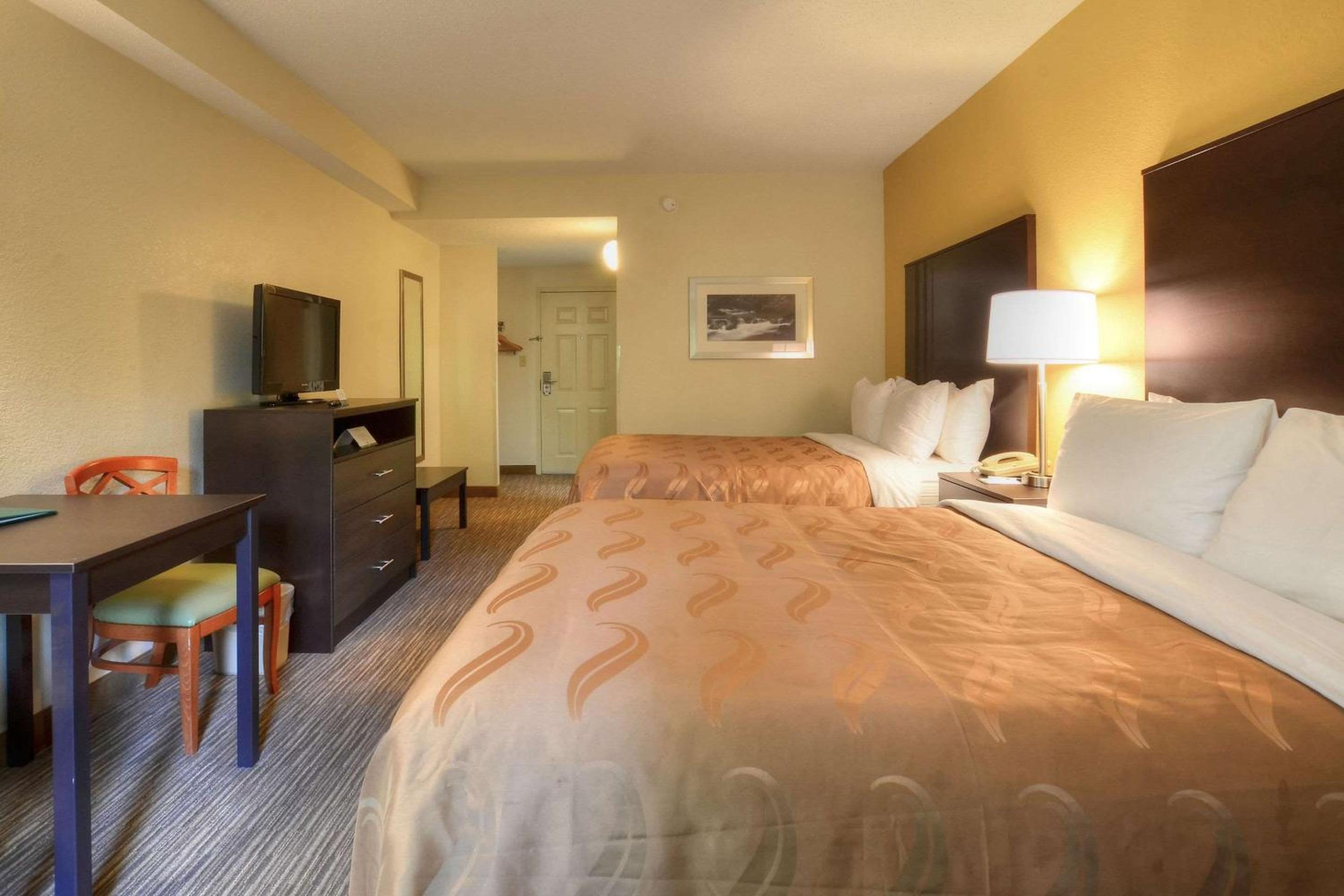 Suite, 2 Queen Beds, River View