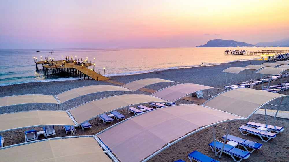 Senza Sunset Beach Hotel 65/87