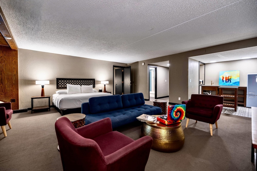 The Highlander Hotel Iowa City, an Ascend Collection Hotel 43/58