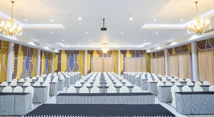 M Boutique Resort 40/52