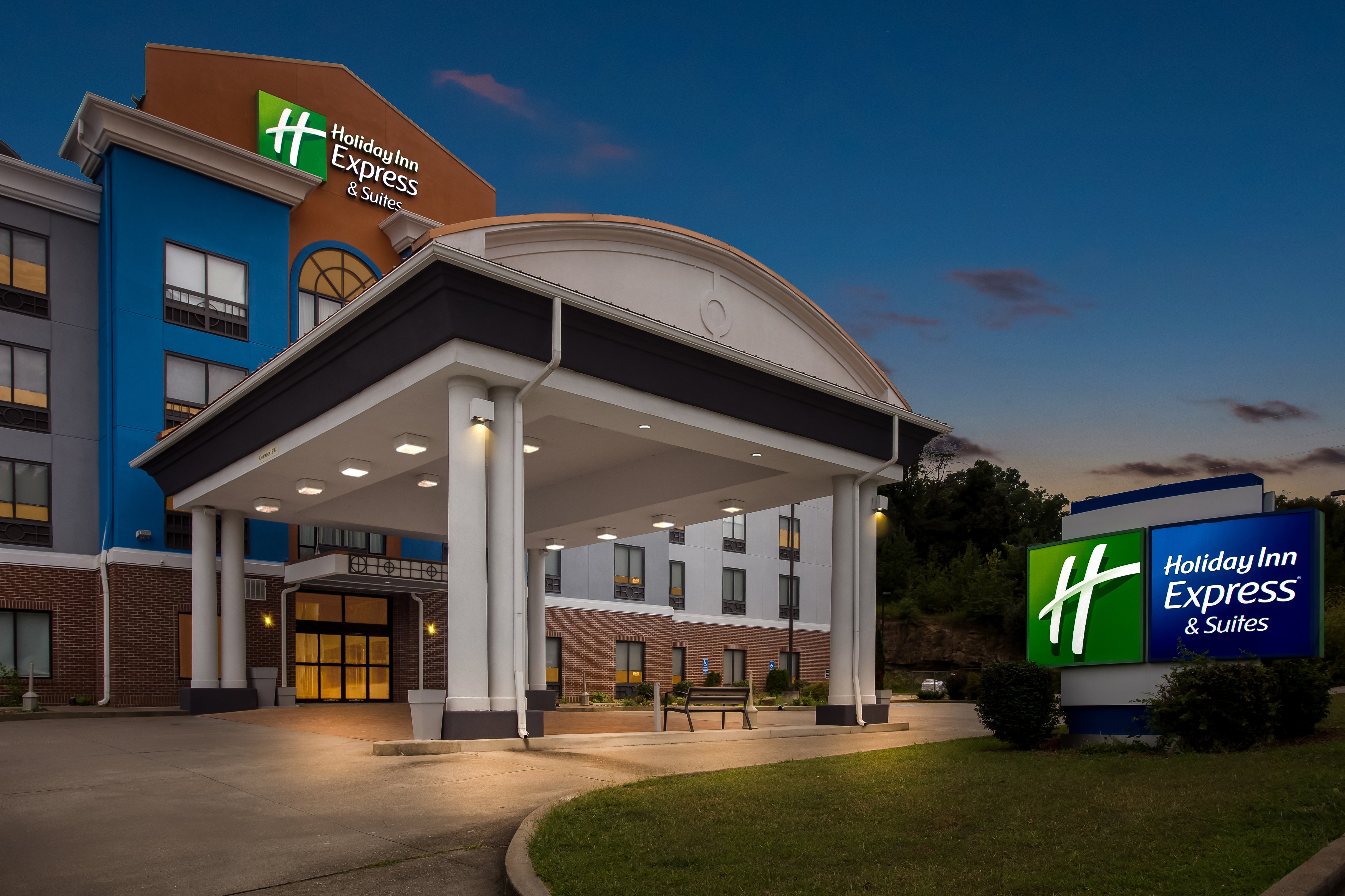 Holiday Inn Express Hotel & Suites Cross Lanes 5/75