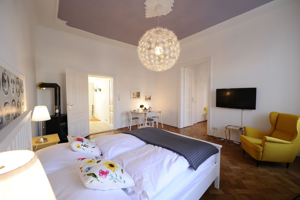 2 Bedrooms, Top, Superior, Apartment, King Bed, Sofa, Kitchen، Leuhusen Boutique Apartments 10/10