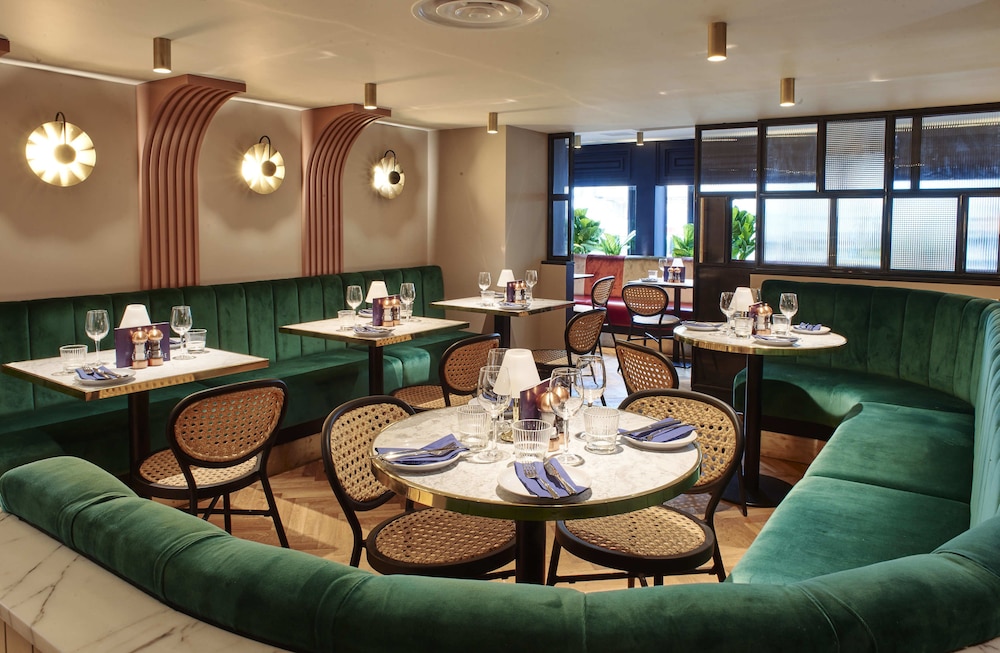 Le Monde Hotel 37/50