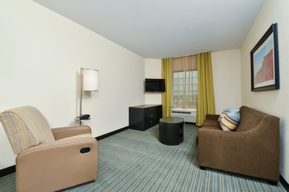 Candlewood Suites Monahans 35/50