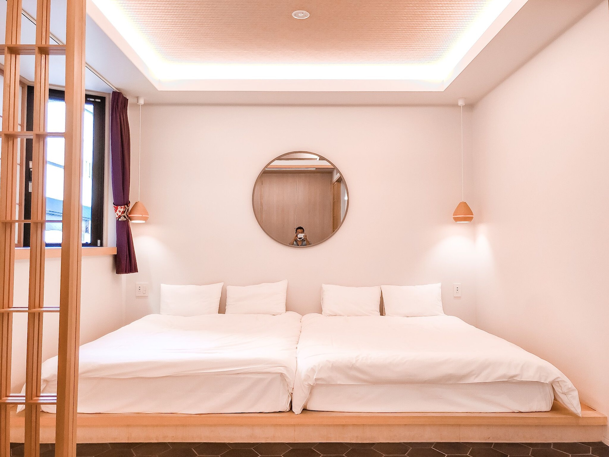 DELUXE, TWIN BEDS