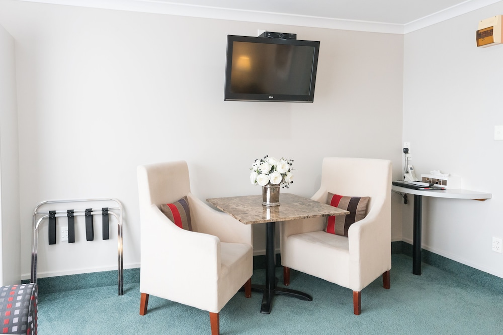 Strathern Motor Lodge 50/59