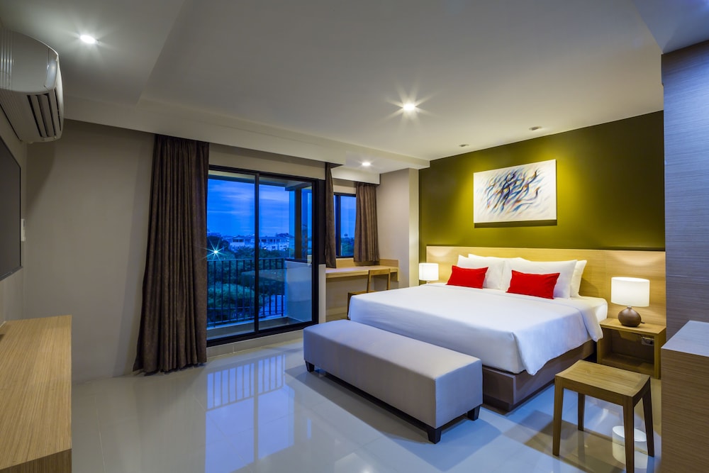 DELUXE, DOUBLE BED