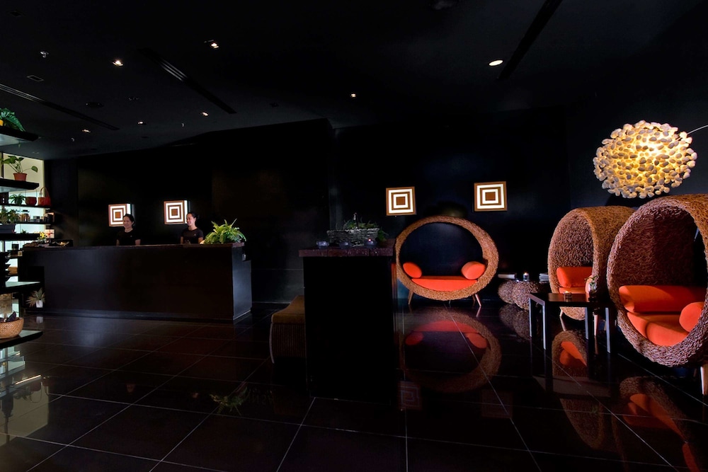 One World Hotel 46/55