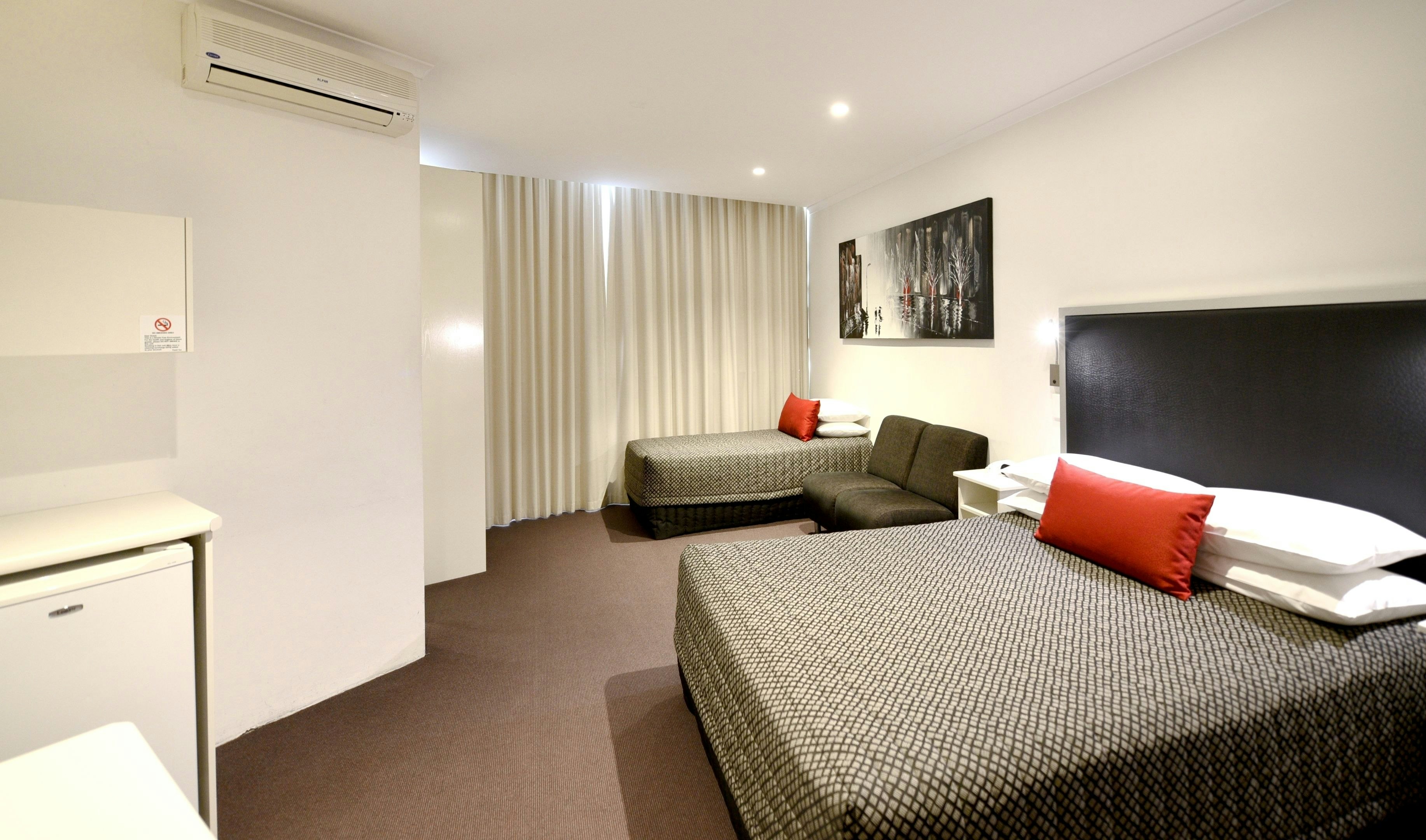 Atlantic Tower Motor Inn 23/45
