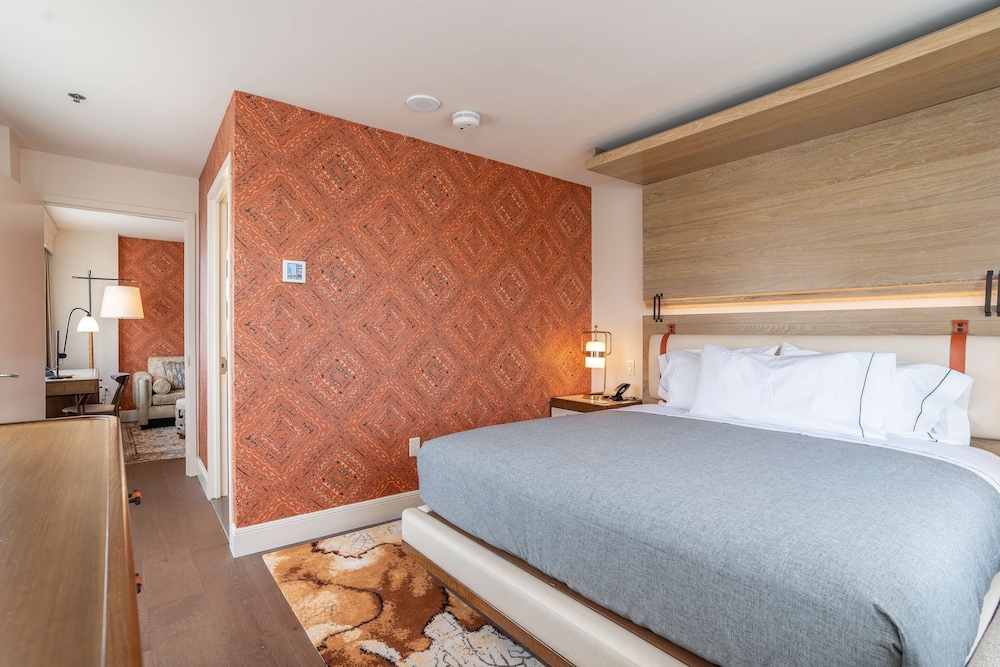 1 BEDROOM, DELUXE, SUITE