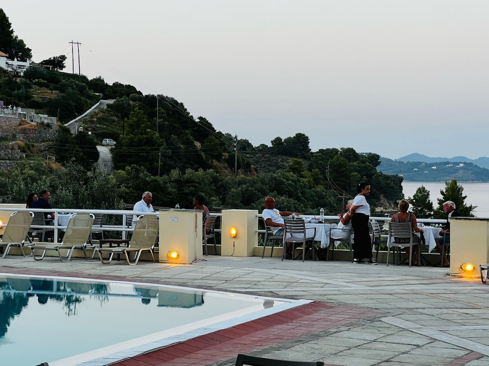 Kanapitsa Mare Hotel 4/46