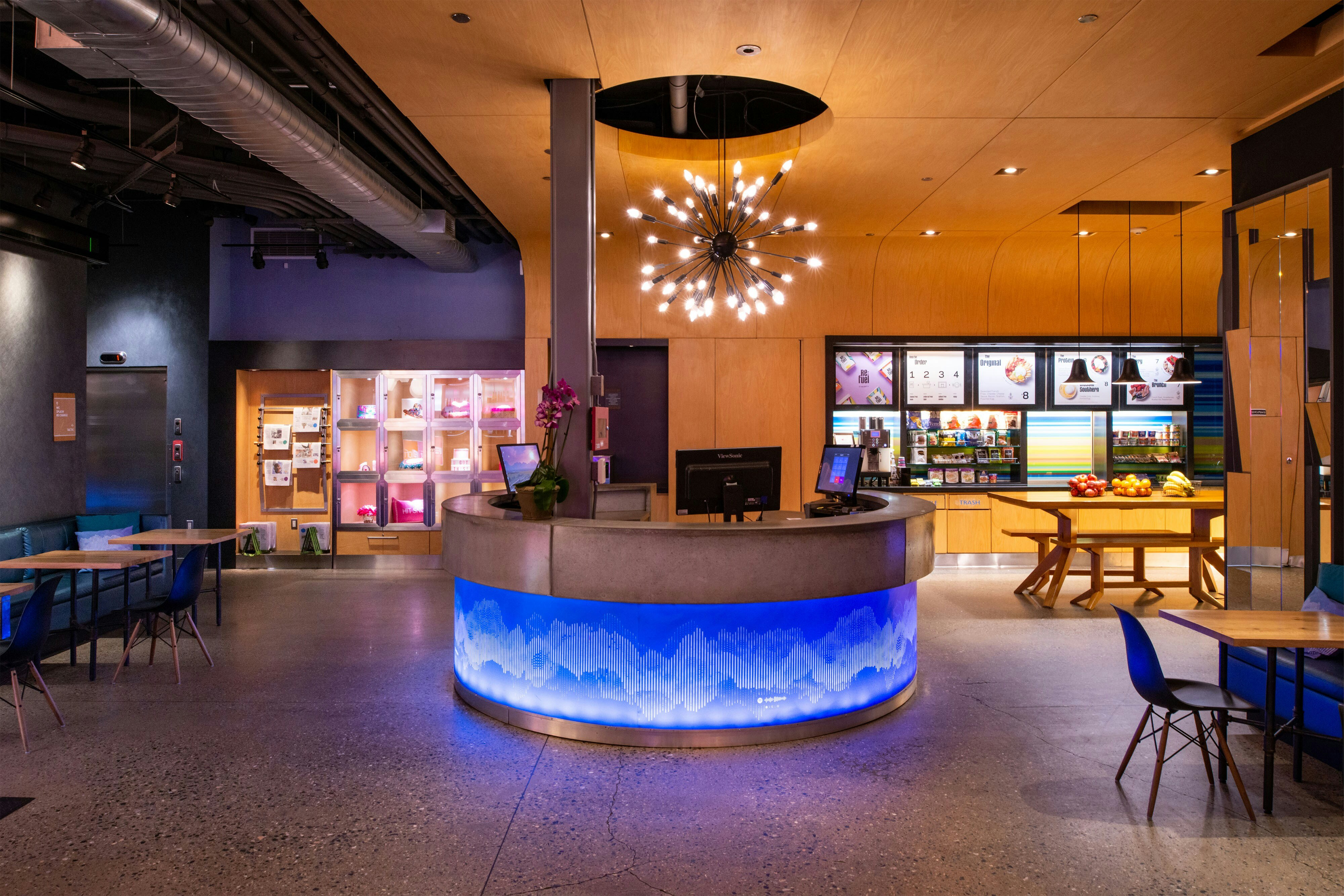 Lobby at Aloft Lexington, LEXINGTON - MA