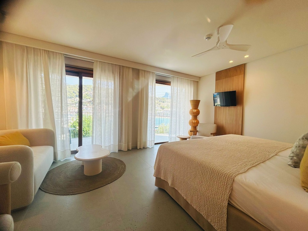 DELUXE, DOUBLE BED, SEA VIEW, ACCESSIBLE