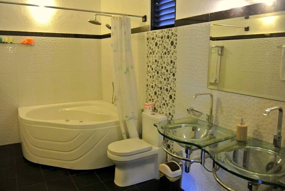 Flower Garden Hotel 36/47