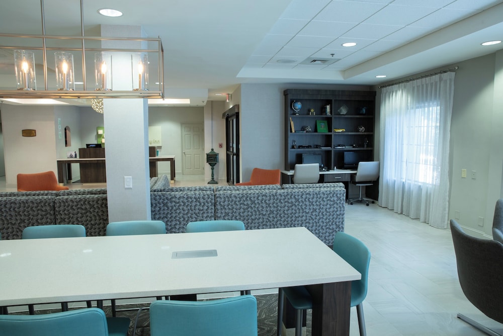 Holiday Inn Hotel And Suites Raleigh Cary I 40 Walnut St 50/68