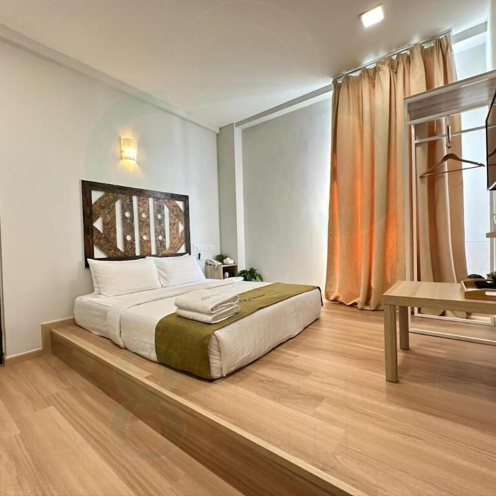 DELUXE, DOUBLE BED, BALCONY