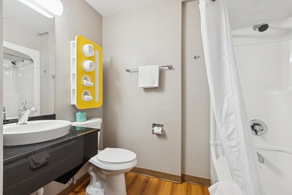 Motel6 Piscataway, NJ 57/63