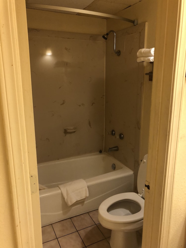 Americas Best Value Inn Suites 10/36