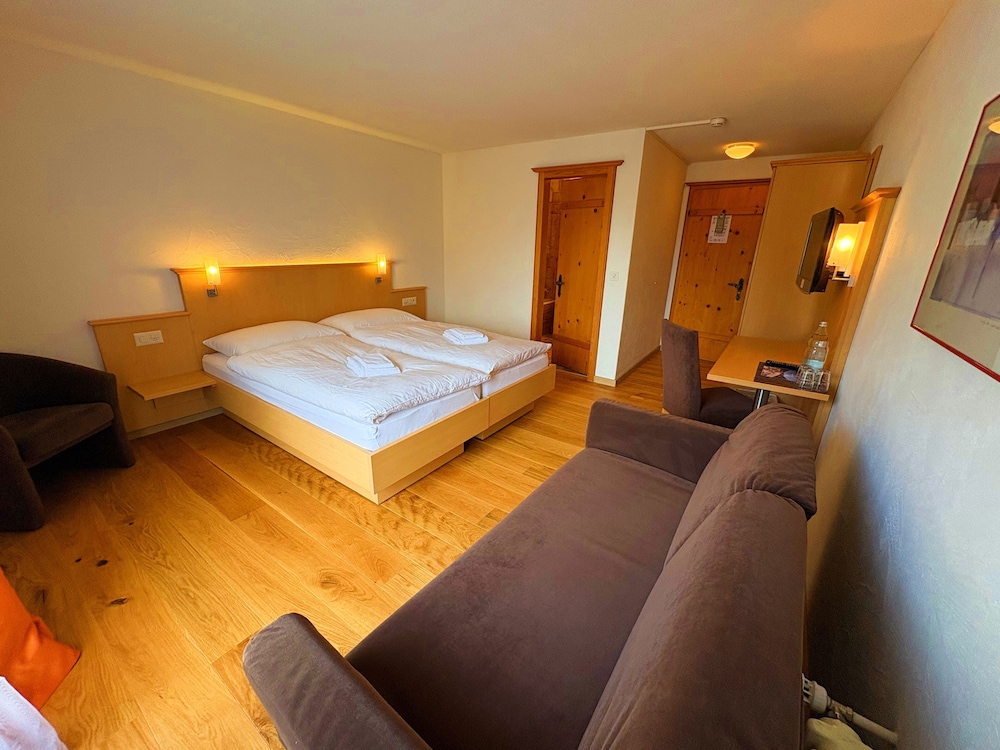 غرفة كومفورت بسرير مزدوج، Madrisa Lodge 2/7