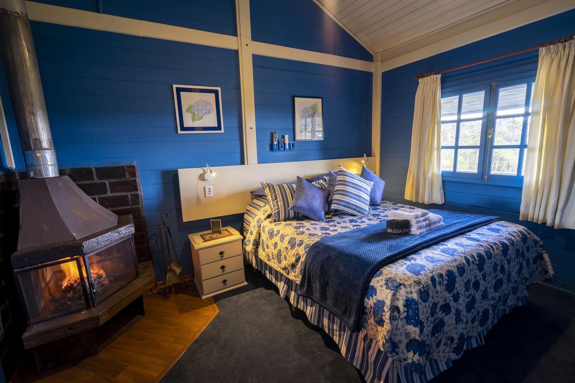 suite, balcony