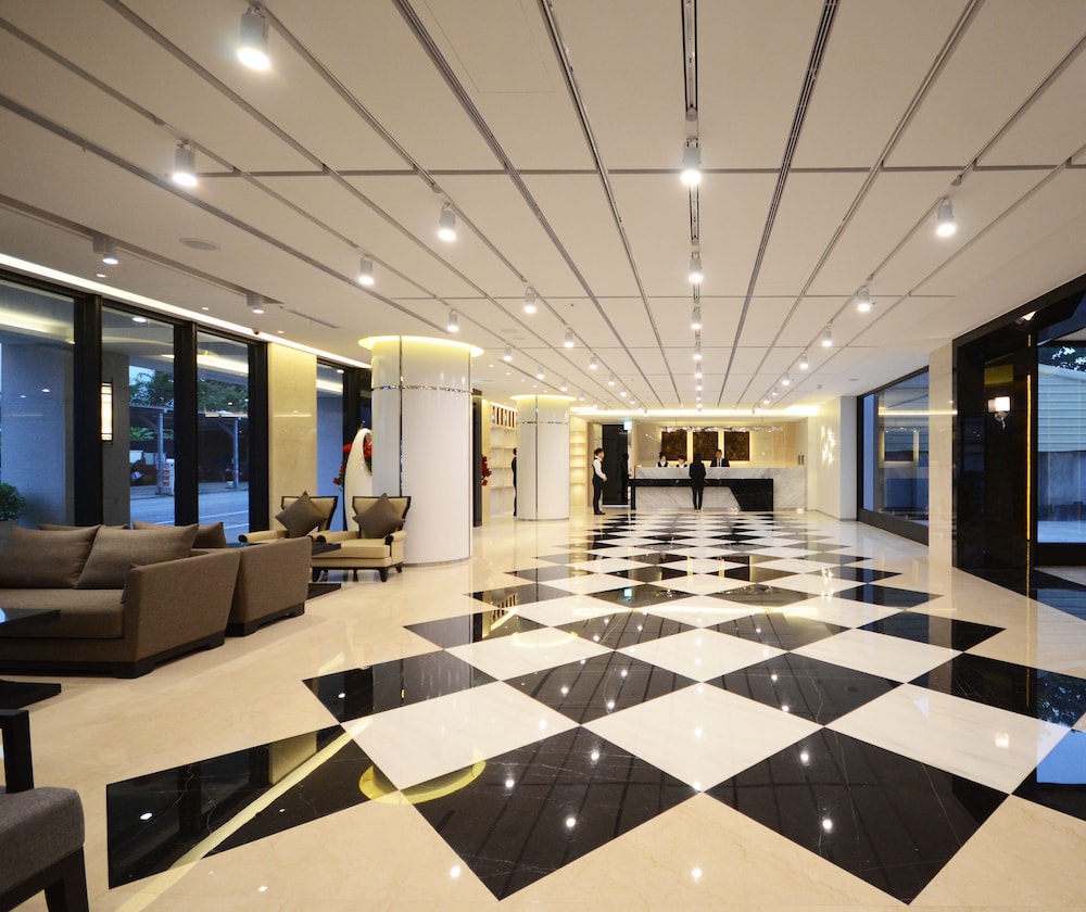 Shiny Ocean Hotel 42/52
