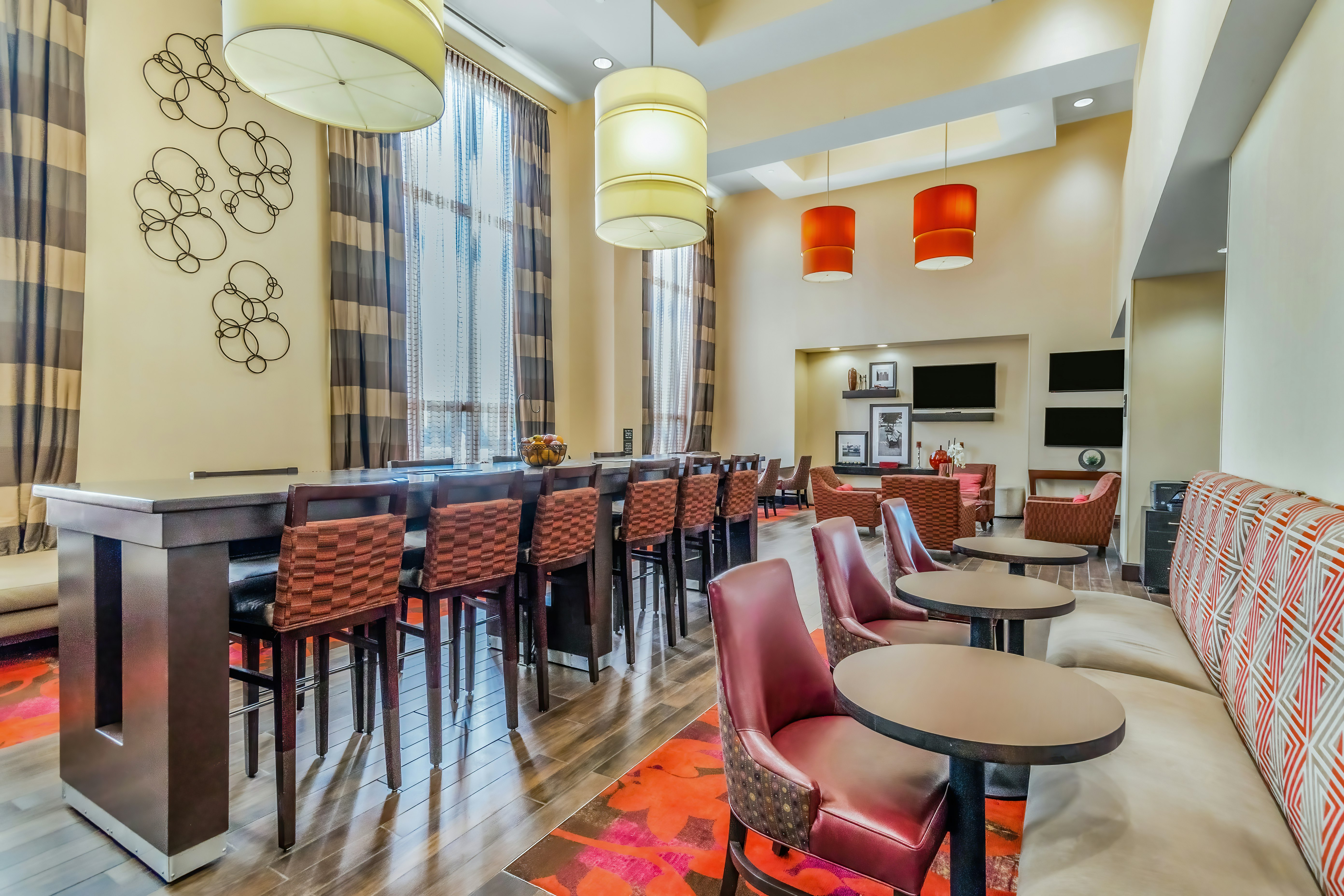 Hampton Inn Suites Detroit Airport Romulus 10/13