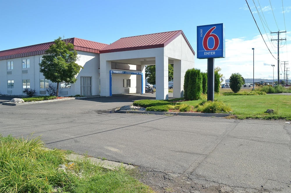 Motel6 Billings, MT - North 42/50