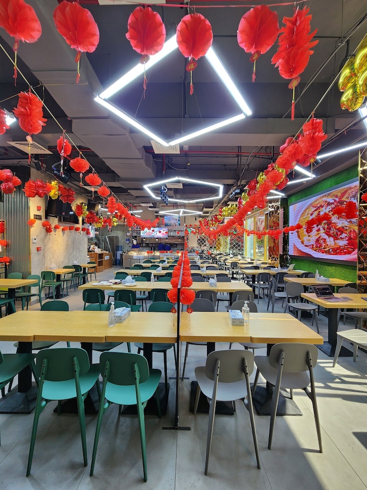 restaurant cafeteria