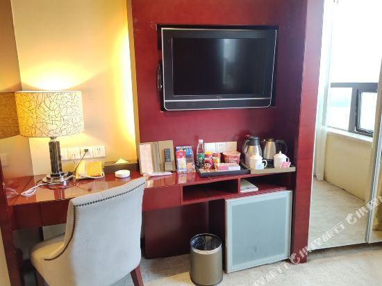 Huayu International Hotel 33/35