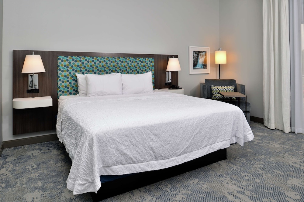 Hampton Inn Cedar Falls Downtown Ia 20/65