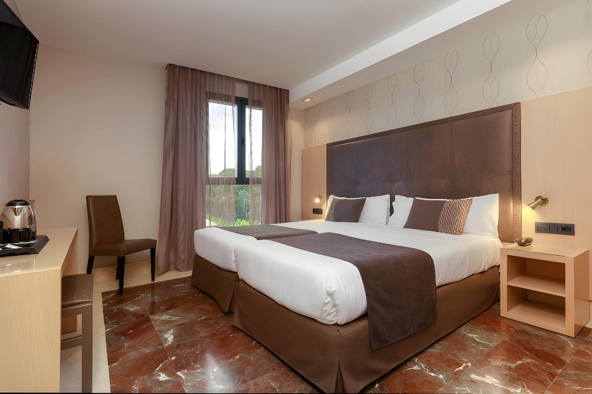 Standard, 2 Double Beds