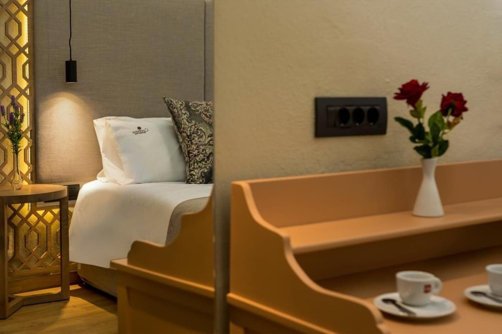 Contessa Boutique Hotel 41/65