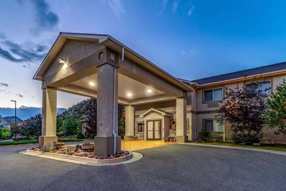 Wingate by Wyndham New Castle - Glenwood Springs 3/50