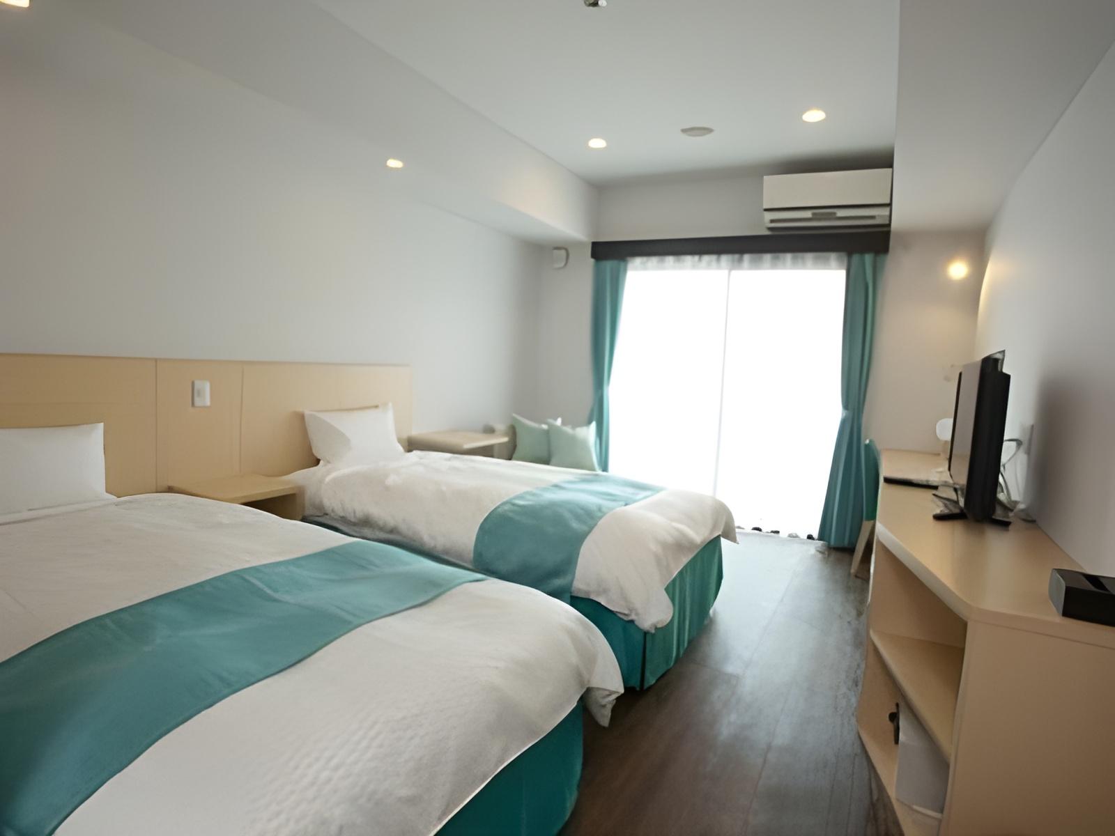 Room, Twin Beds