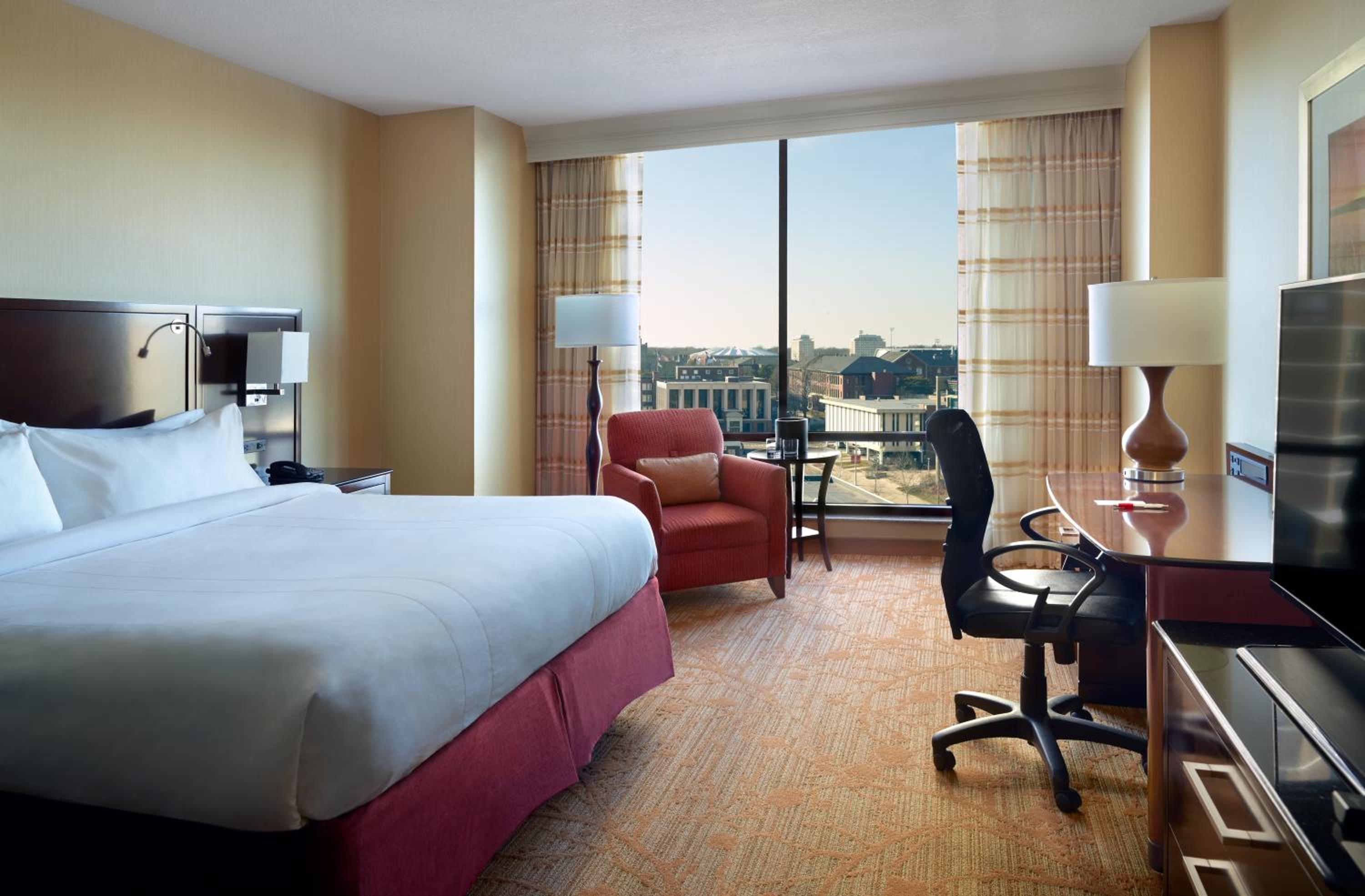 Room, King Bed, Concierge Level
