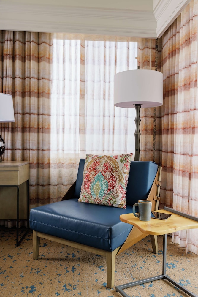 The Cassara Carlsbad Tapestry Collection By Hilton 27/63