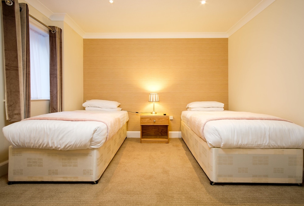 The Adamson Hotel 9/50
