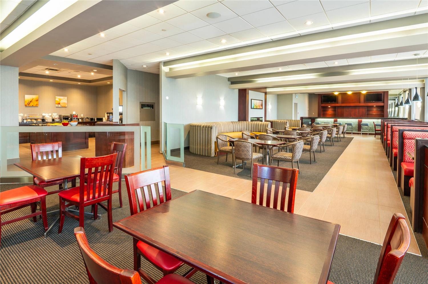 Comfort Inn and Conference Centre Toronto Airport 17/26