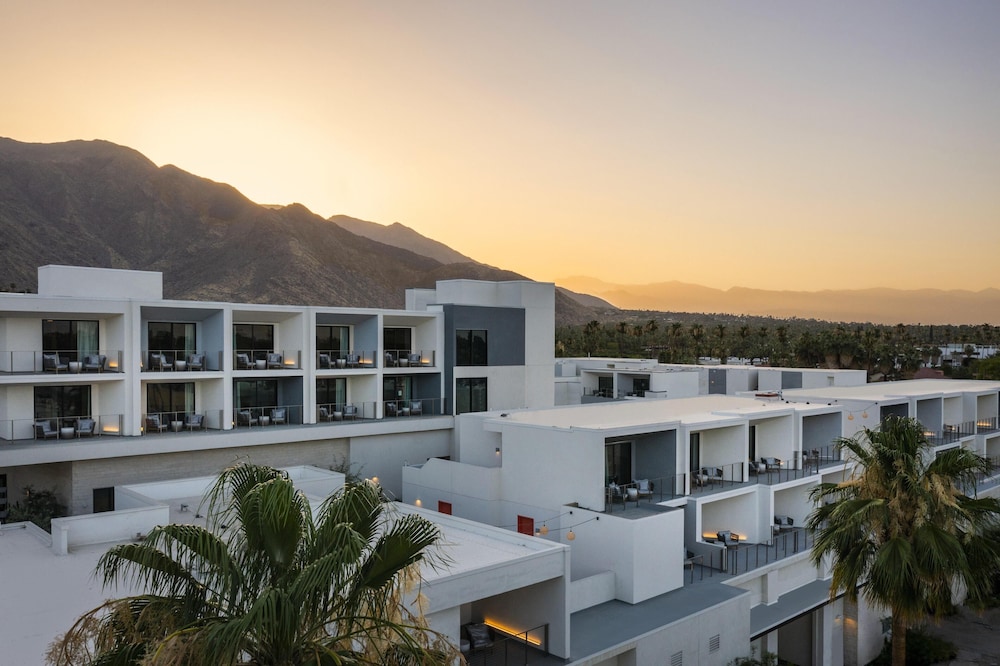 Thompson Palm Springs By Hyatt 3/48