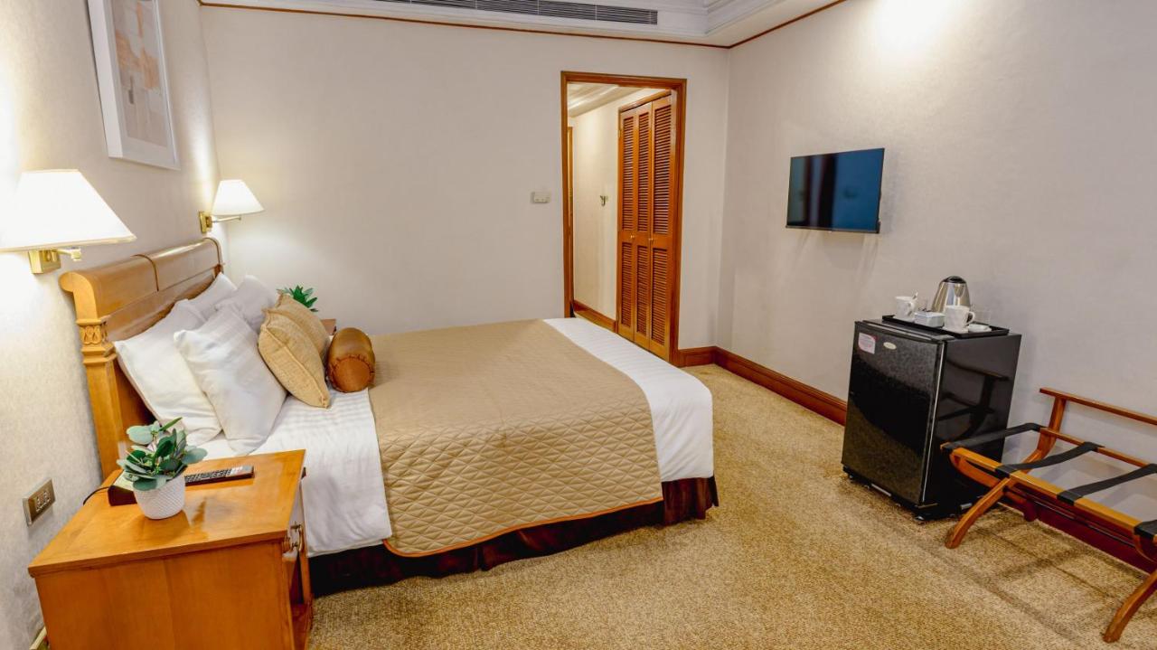 MCollection - Ortigas CBD Near Business & Shopping Hubs 11/49